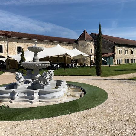 Les Dépendances de Chapeau Cornu Vignieu Esterno foto